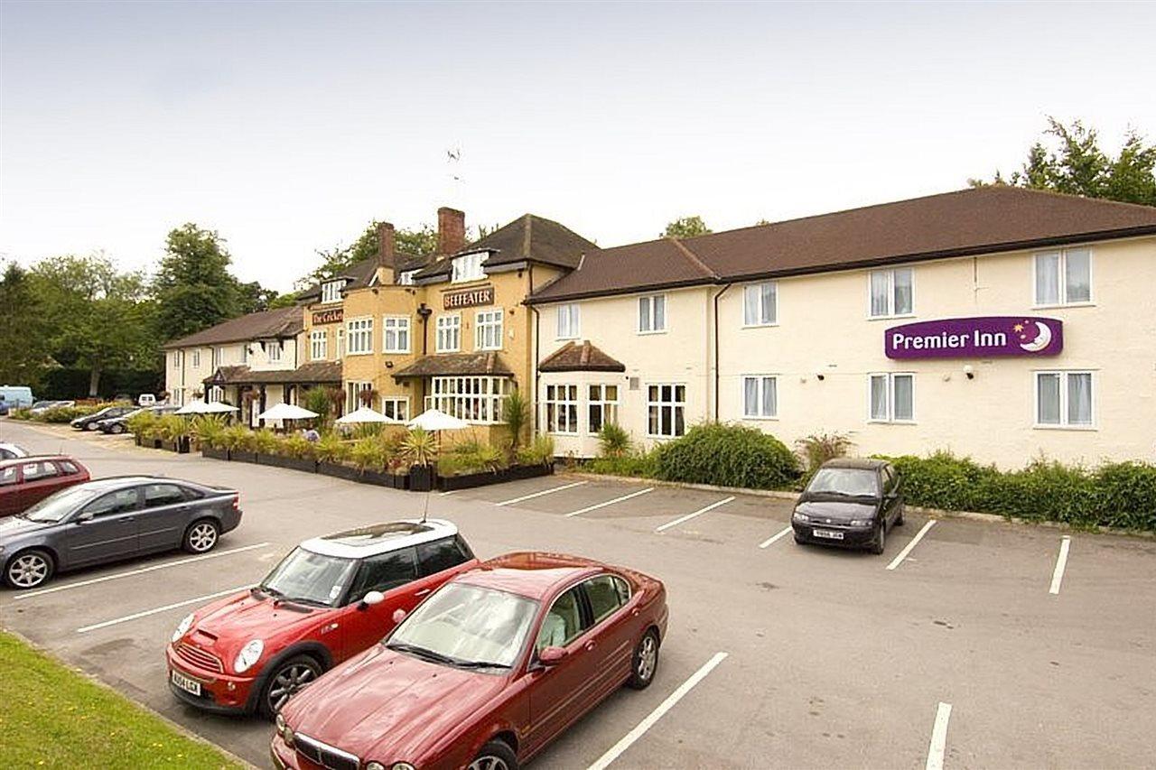 Premier Inn Premier Inn Bagshot Exterior foto