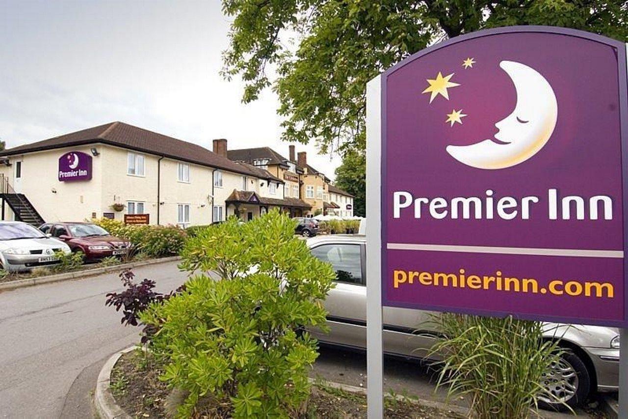Premier Inn Premier Inn Bagshot Exterior foto